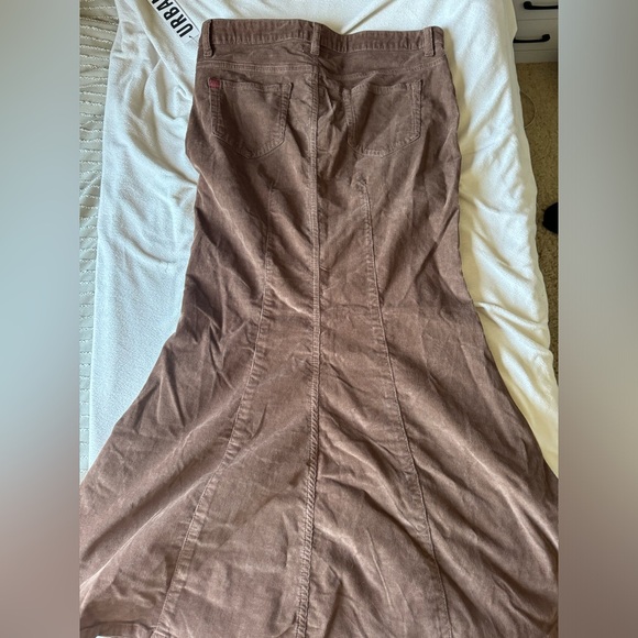 BRAND NEW beautifully detailed brown corridors mermaid maxi skirt!! - Picture 5 of 6